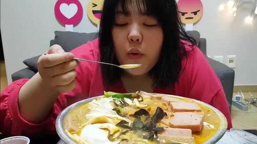 上海表姐吃瓜视频播放,揭秘都市生活百态